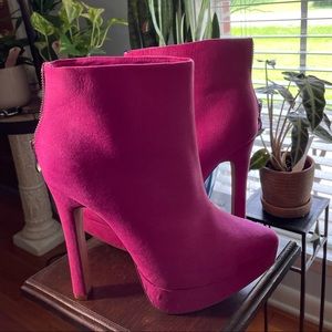 Magenta fuchsia booties ShoeDazzle 8